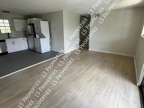 2nd image of 5984-5985 Windsor Forest Dr #5984
