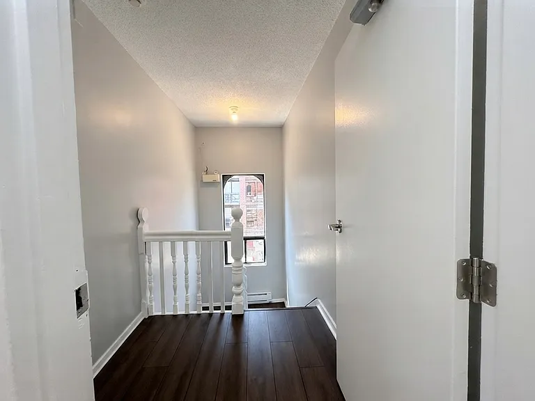 249 Logan Ave #6 — Photo 8