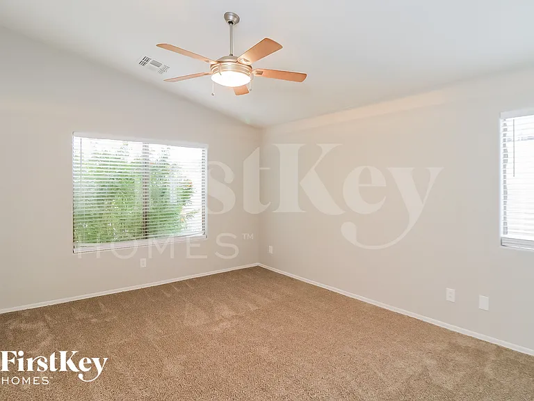 8027 S 27th Way — Photo 9