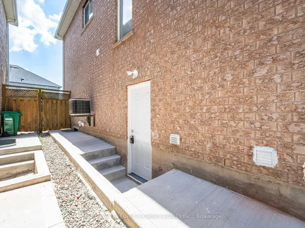 5654 Dolmite Hts #Basement, Mississauga, ON L5M 7B5