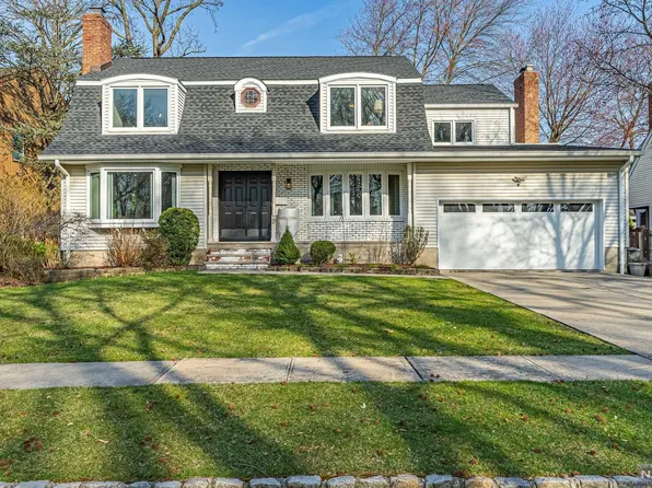 70 Eastbrook Dr, River Edge, NJ 07661