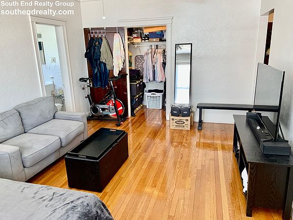 2nd image of 125 Peterborough St APT 42