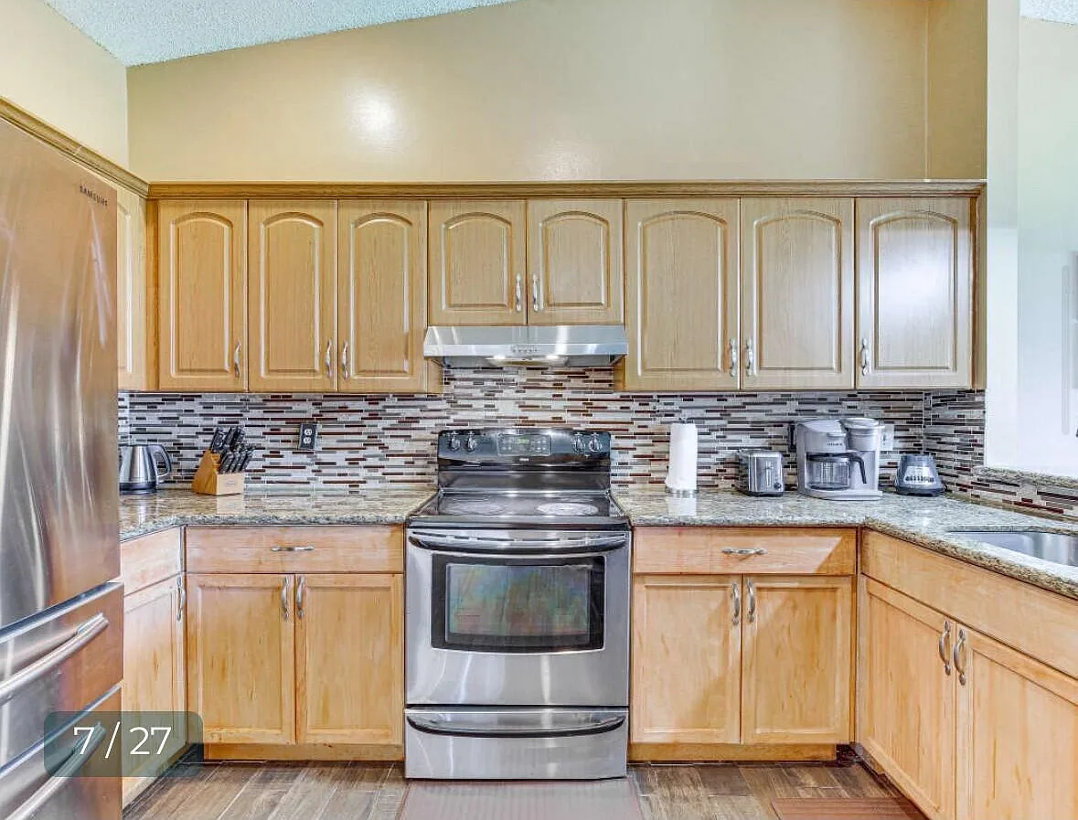 5 bed, 1971 sqft, $5,250 — Photo 2