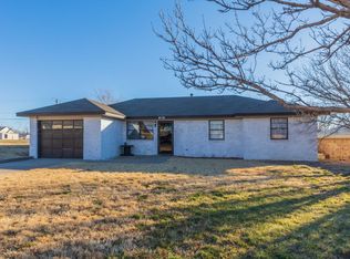 615 S Morse Ave, Stinnett, TX 79083