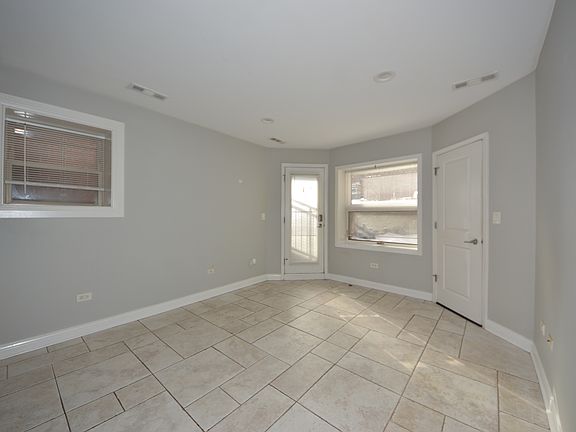 4th image of 3247 S Emerald Ave #1G