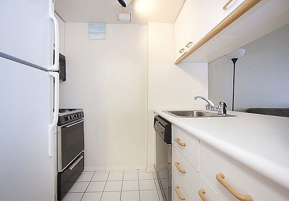 2nd image of 350 W 50th St APT 5AA