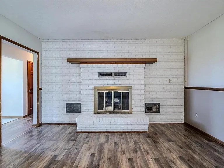 27018 N Highway 5 — Photo 12
