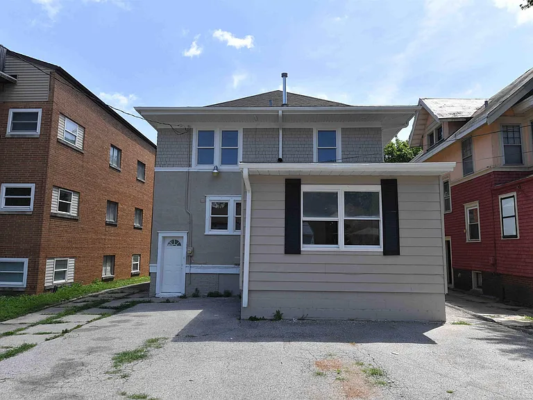 1027 N University St — Photo 60