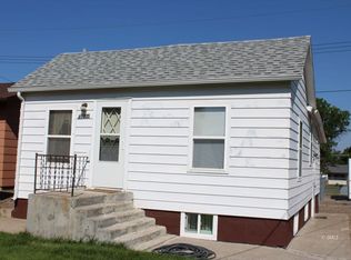 318 1/2 S Taylor Ave, Glendive, MT 59330
