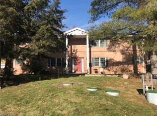 6975 Stewart Sharon Rd, Brookfield, OH 44403