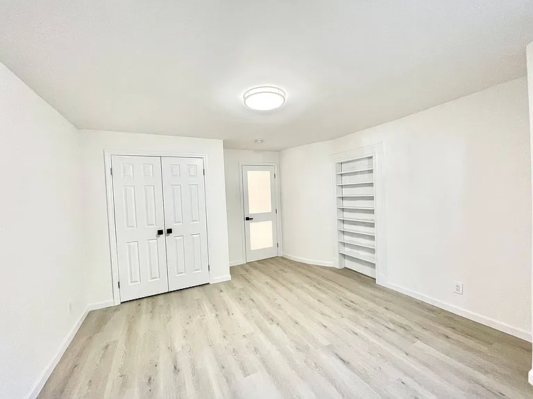 1007 Hart St #1 — Photo 4