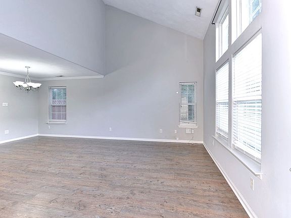 4th image of 112 Post Oak Rd