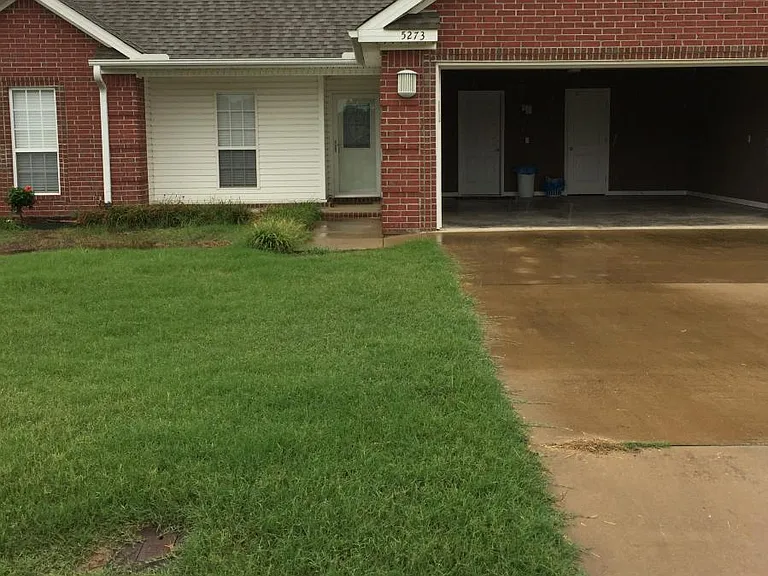 5273 Nathan Dr — Photo 2