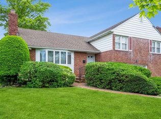 409 Jordan St, Oceanside, NY 11572