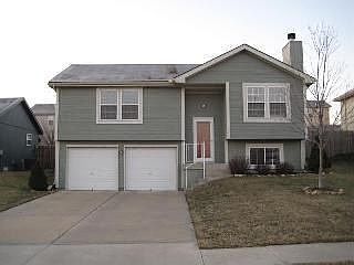1st image of 215 NW 113th Trl