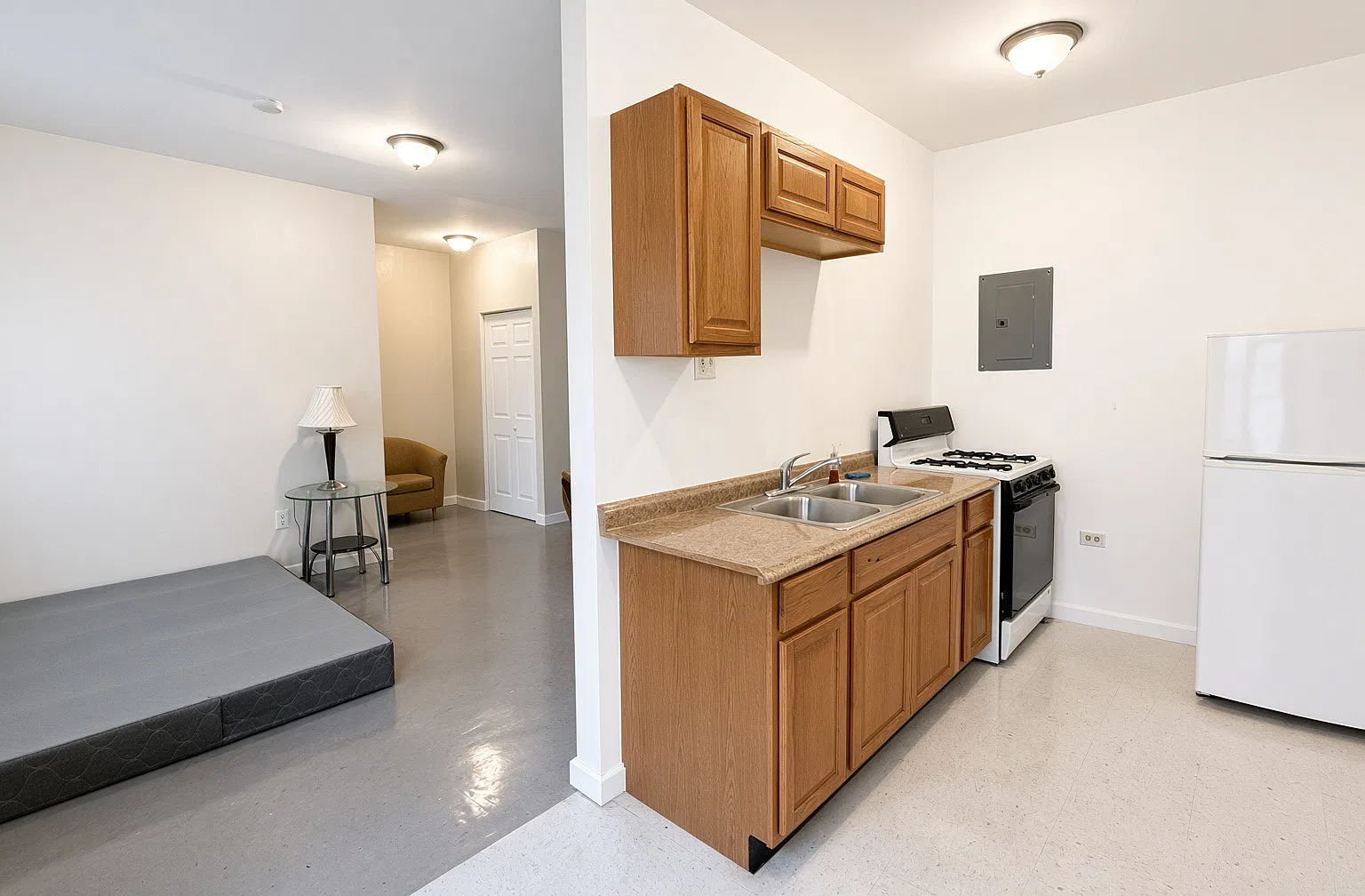 Studio, $925 — Photo 1