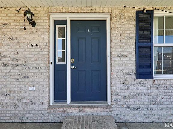 5th image of 1205 River Birch Dr