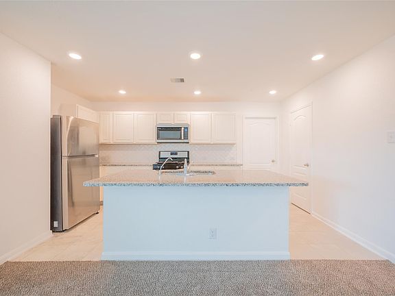5th image of 2524 Bryan Park Ln