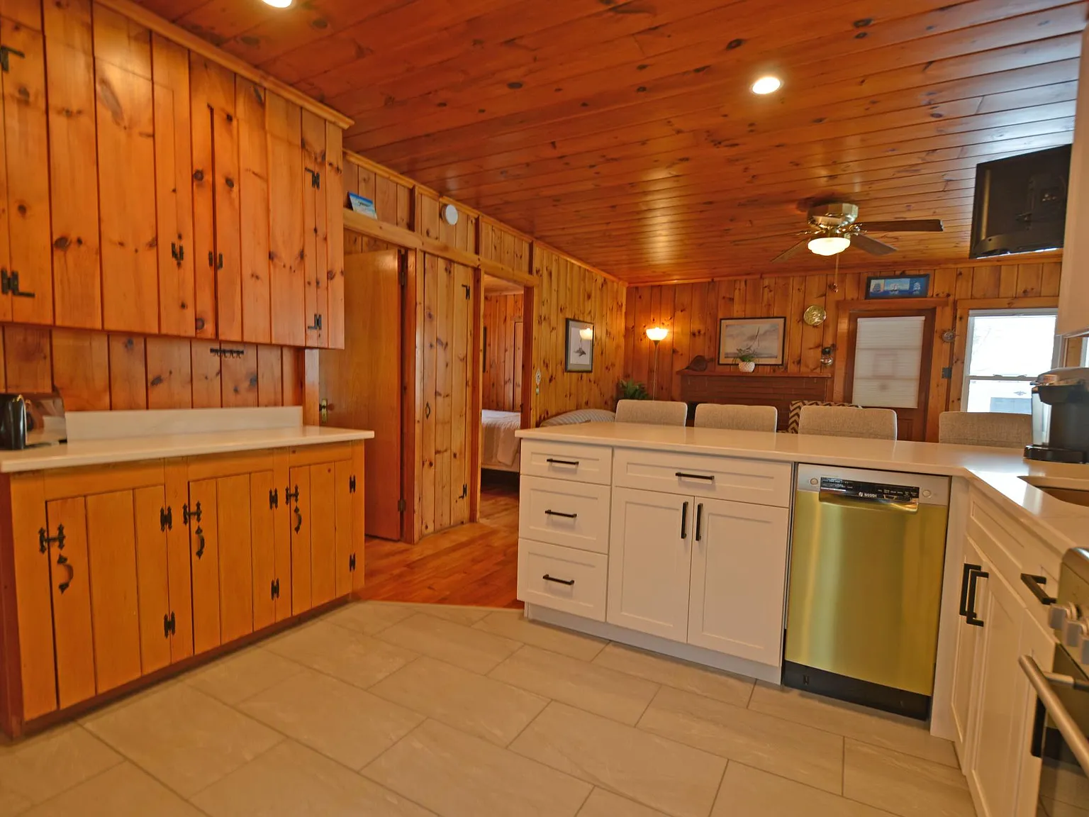 2 bed, 720 sqft, $1,900 — Photo 4