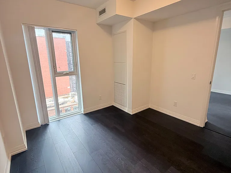 400 King St W #1106 — Photo 17