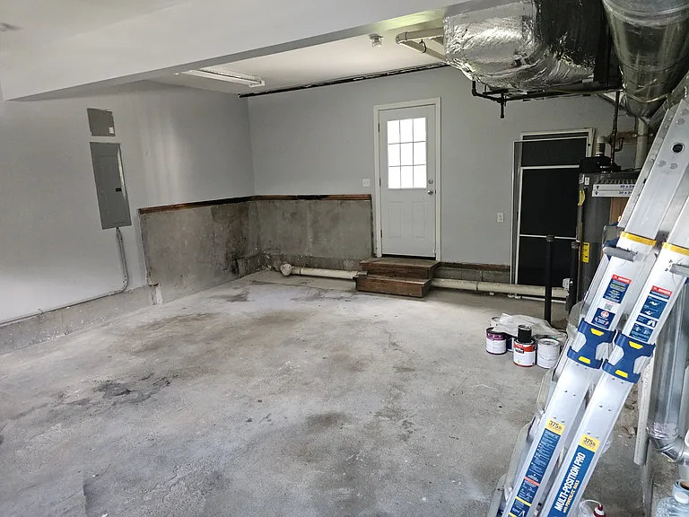 202 Falls Blvd — Photo 36