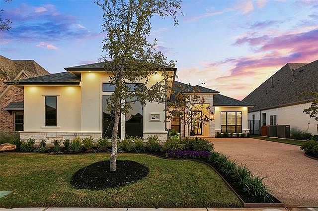1st image of 14 Sadie Ct