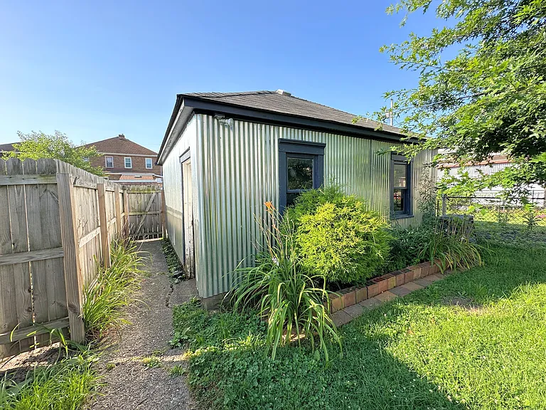 7104 Schoyer Ave — Photo 28