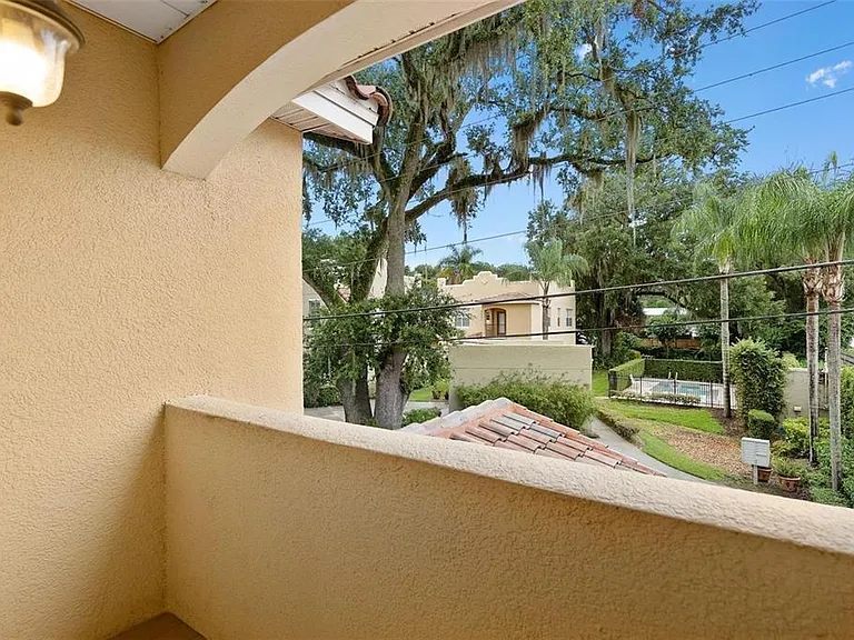 828 Ellwood Ave #J — Photo 32