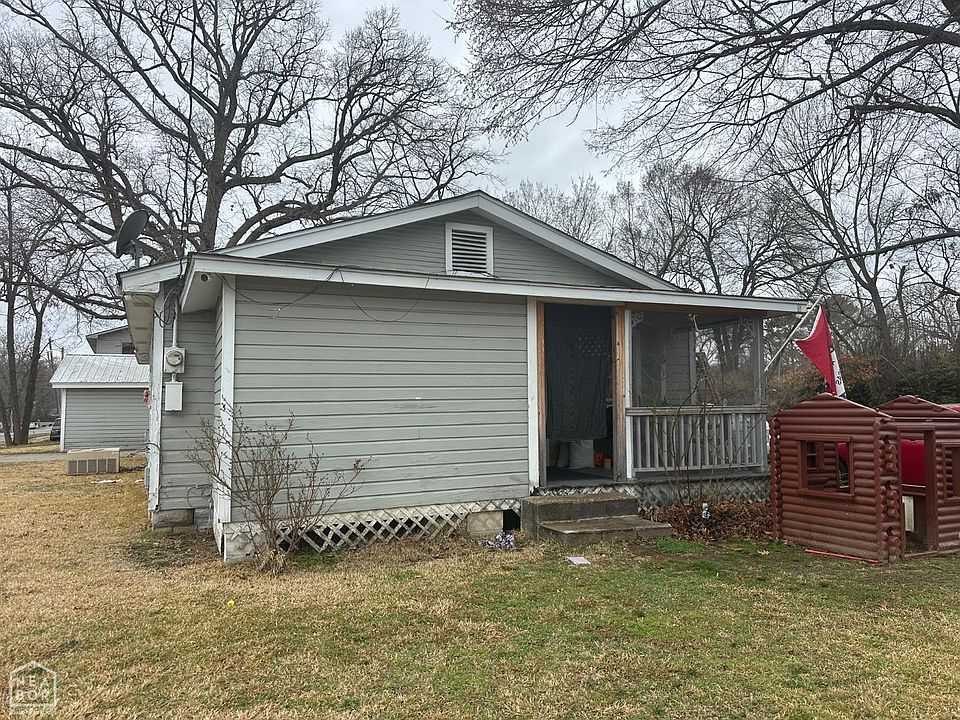 1st image of 8 Locust St