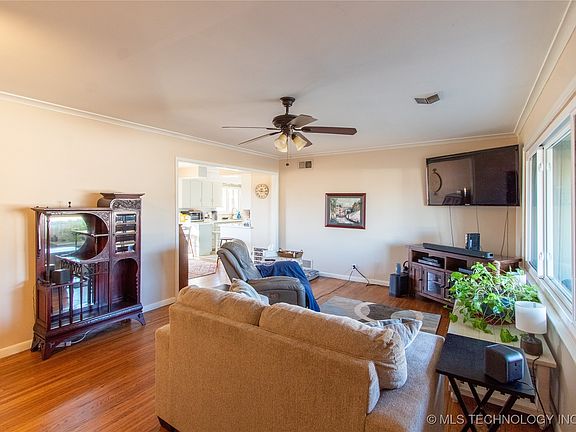 4th image of 4614 E 31st Pl
