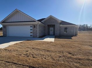 1041 Duke Dr, Bauxite, AR 72011