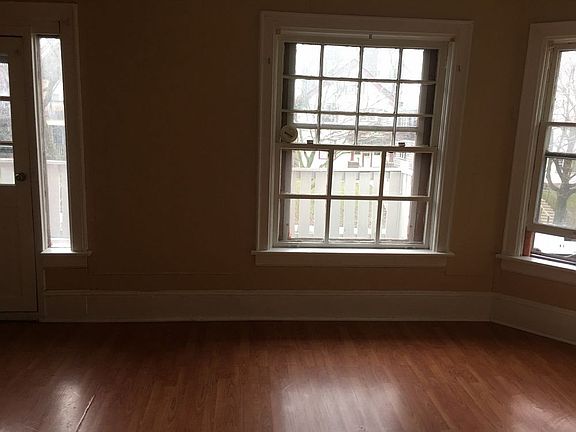 4th image of 3332 W Juneau Ave