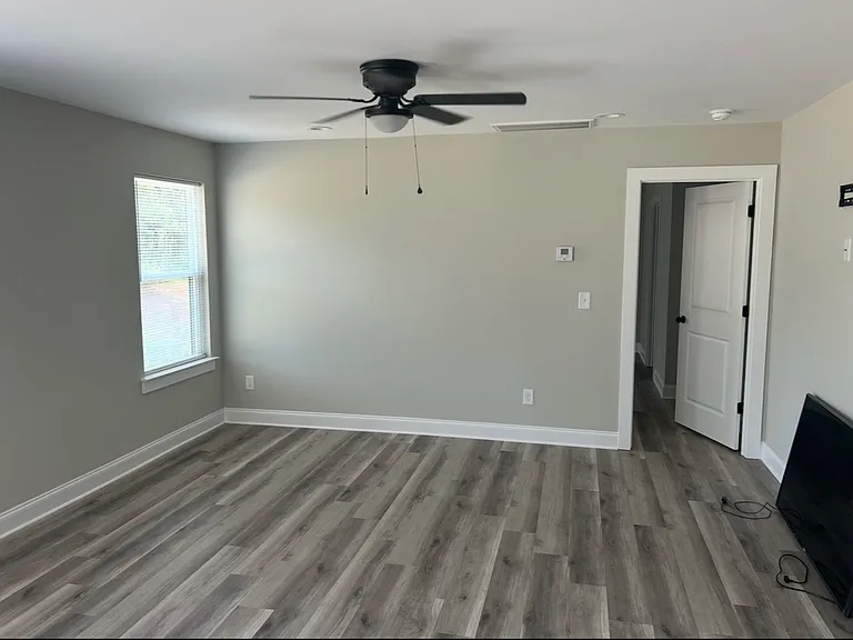 115 Woodstone Ln — Photo 12