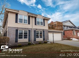 3047 E Newport Ct #3047, Milwaukee, WI 53211