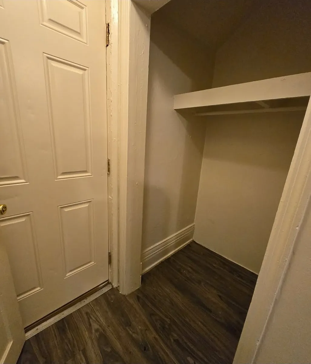 Building Photo - 609 S Blackstone St #3