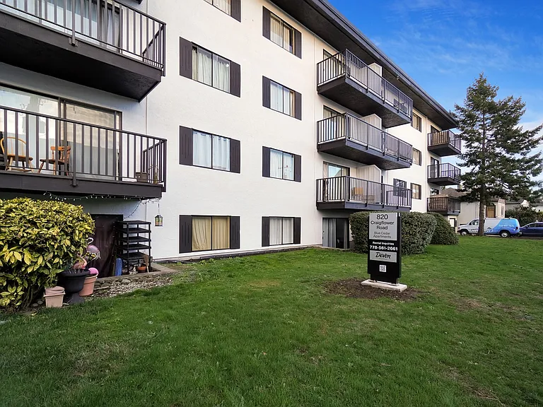 820 Craigflower Rd #204 — Photo 6