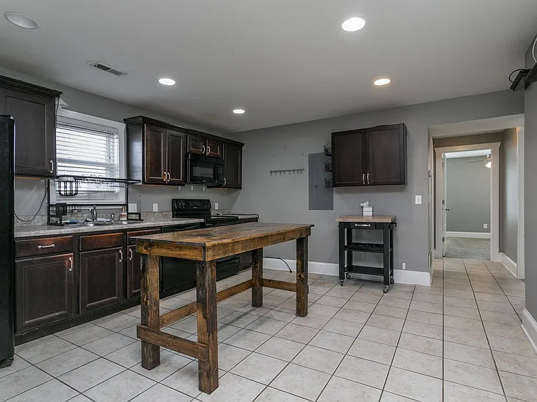 1514 Richardson St — Photo 2