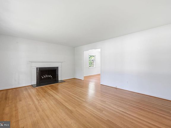 2nd image of 11825 Goya Dr