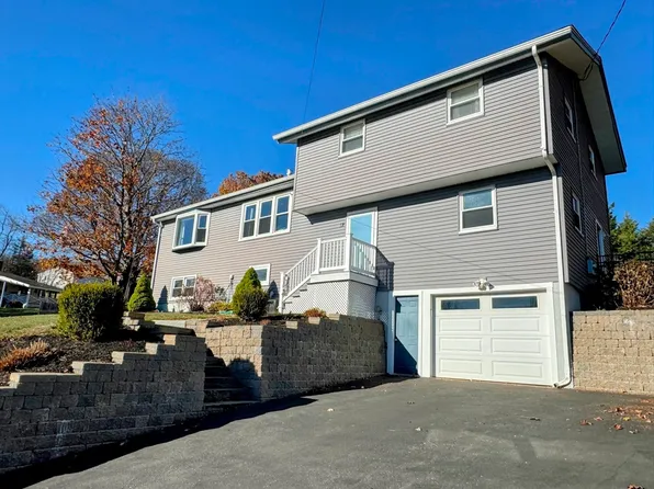 52 Fort Meadow Dr, Hudson, MA 01749