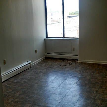 3rd image of 965 Columbus Ave APT 8b