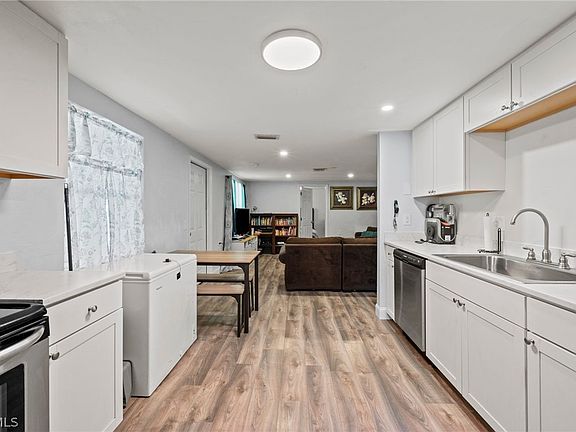 5th image of 260 Delray Ave