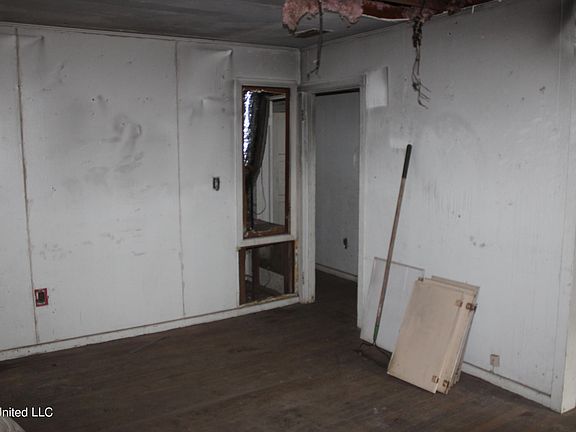 3rd image of 26 Gulf Camp Cir