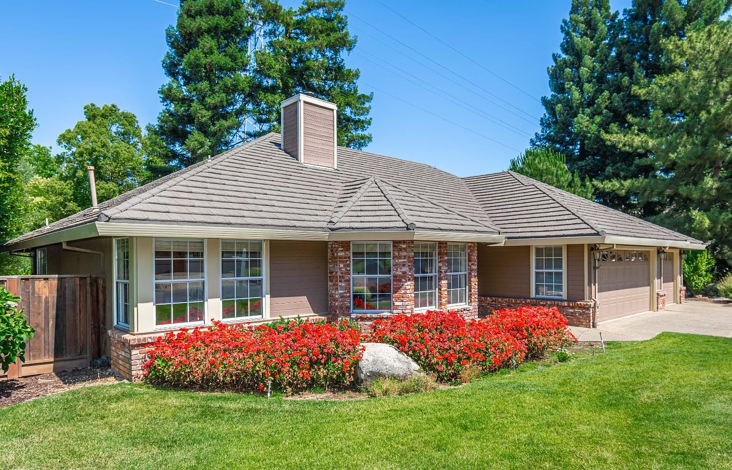 値下げ不可　house on the hill_ Parent Bag_Tile 7325 Hill Rd, Granite Bay, CA 95746 | Zillow