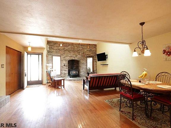 5th image of 778 W Aaron Dr