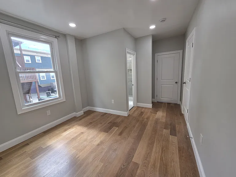 56 Pinckney St #1 — Photo 5