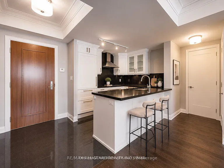 15 Stollery Pond Cres #305 — Photo 7