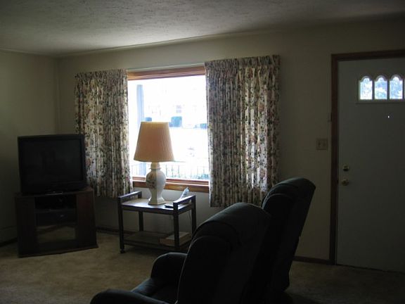 2nd image of 1228 Parkway Dr