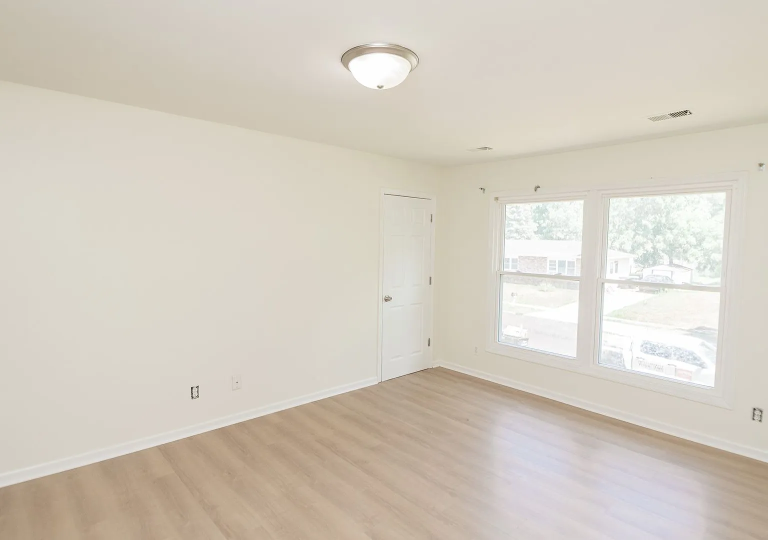 2218 Gina St. — Photo 3