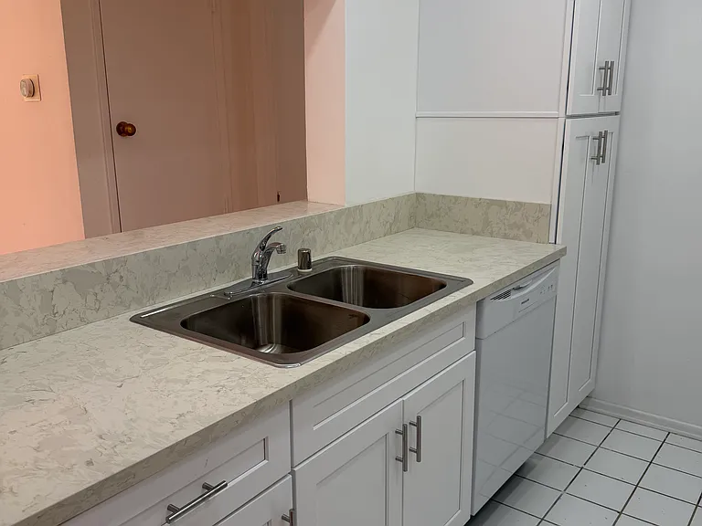 5460 White Oak Ave #J201 — Photo 7