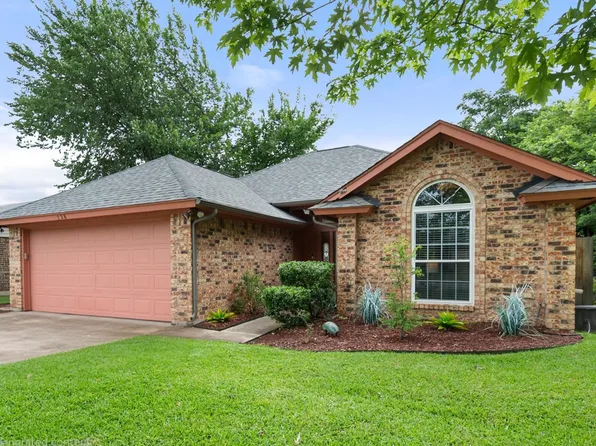 728 Saddle Rd, White Settlement, TX 76108